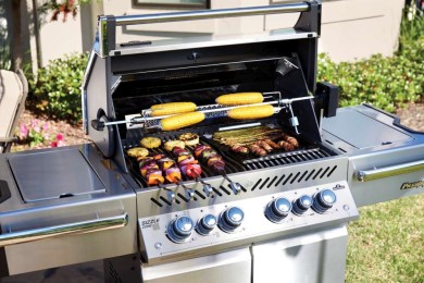 Gas grill, Prestige PRO Series, Model 500 with Infrared Rear and Side Burners, by Napoleon.