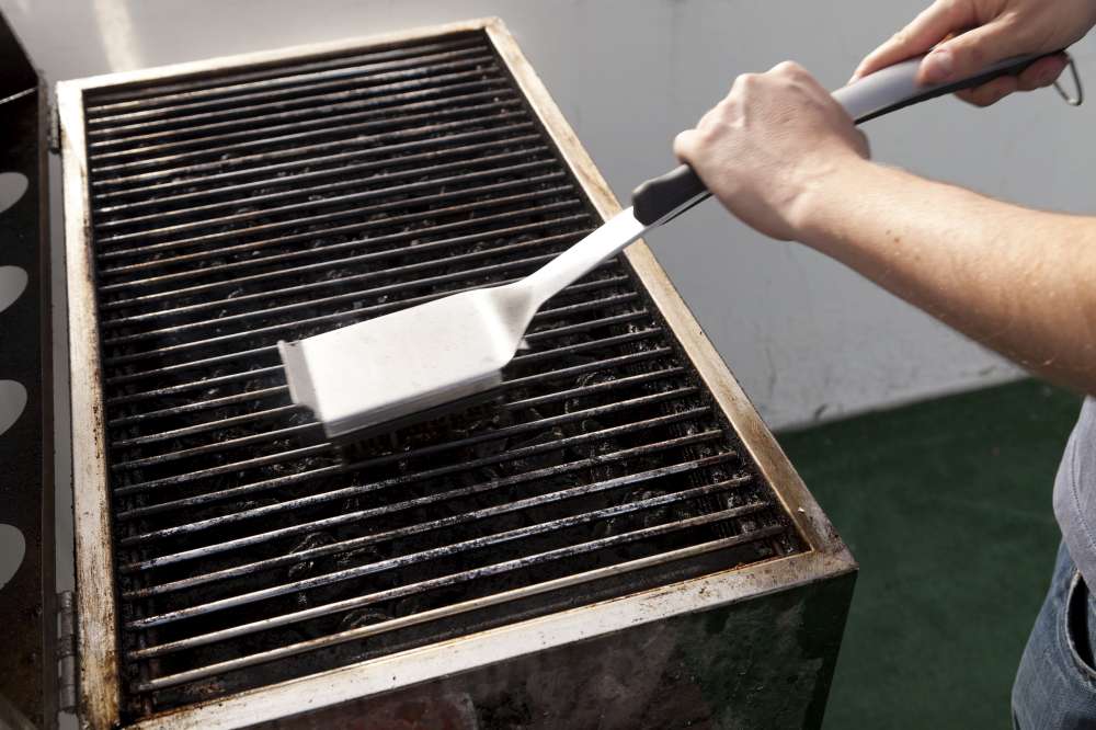 For better durability, brushes with stainless steel bristles should be preferred over brass.