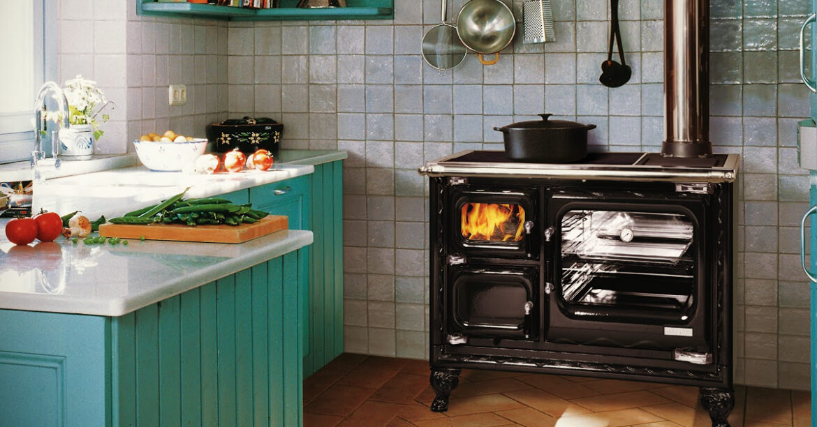 Hearthstone Kitchen Wood Stove with Cast Iron Pot How develop the Hygge attitude 5 steps